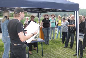 Fahrerbesprechung am Start